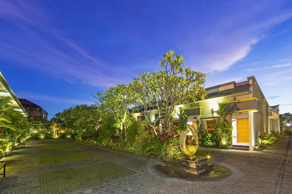 The Banyumas Villa Denpasa Buitenkant foto