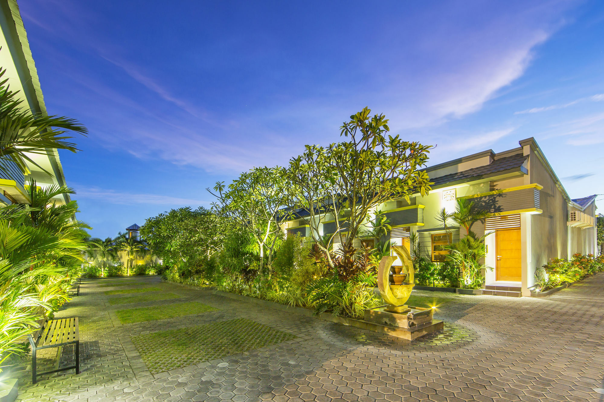 The Banyumas Villa Denpasa Buitenkant foto
